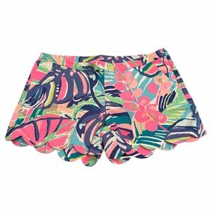 LILLY PULITZER | Magnolia scallop hem shorts size 8 in multi exotic garden print